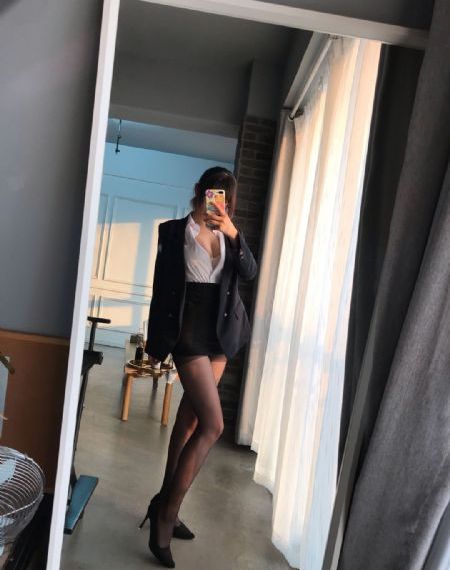 他是谁