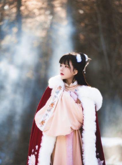 大乳女喂男人吃奶