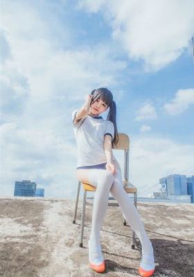 《商务旅游和女老板戴的帽子》