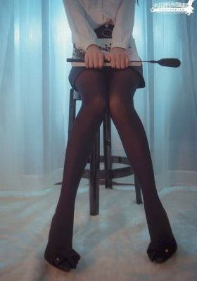 丰满双乳秘书被老板狂揉